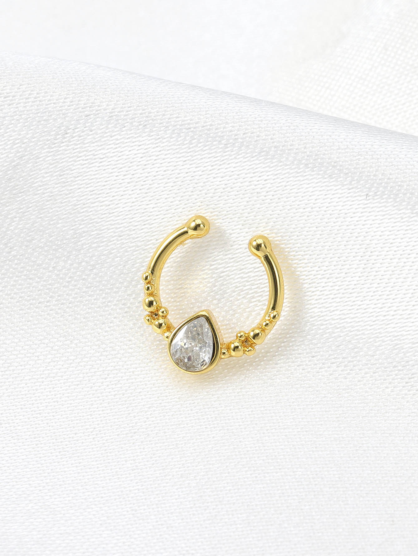 ステンレス鋼ホースシューウォータードロップノーズリング女性用 - Body Jewelry Septum のレビューと価格